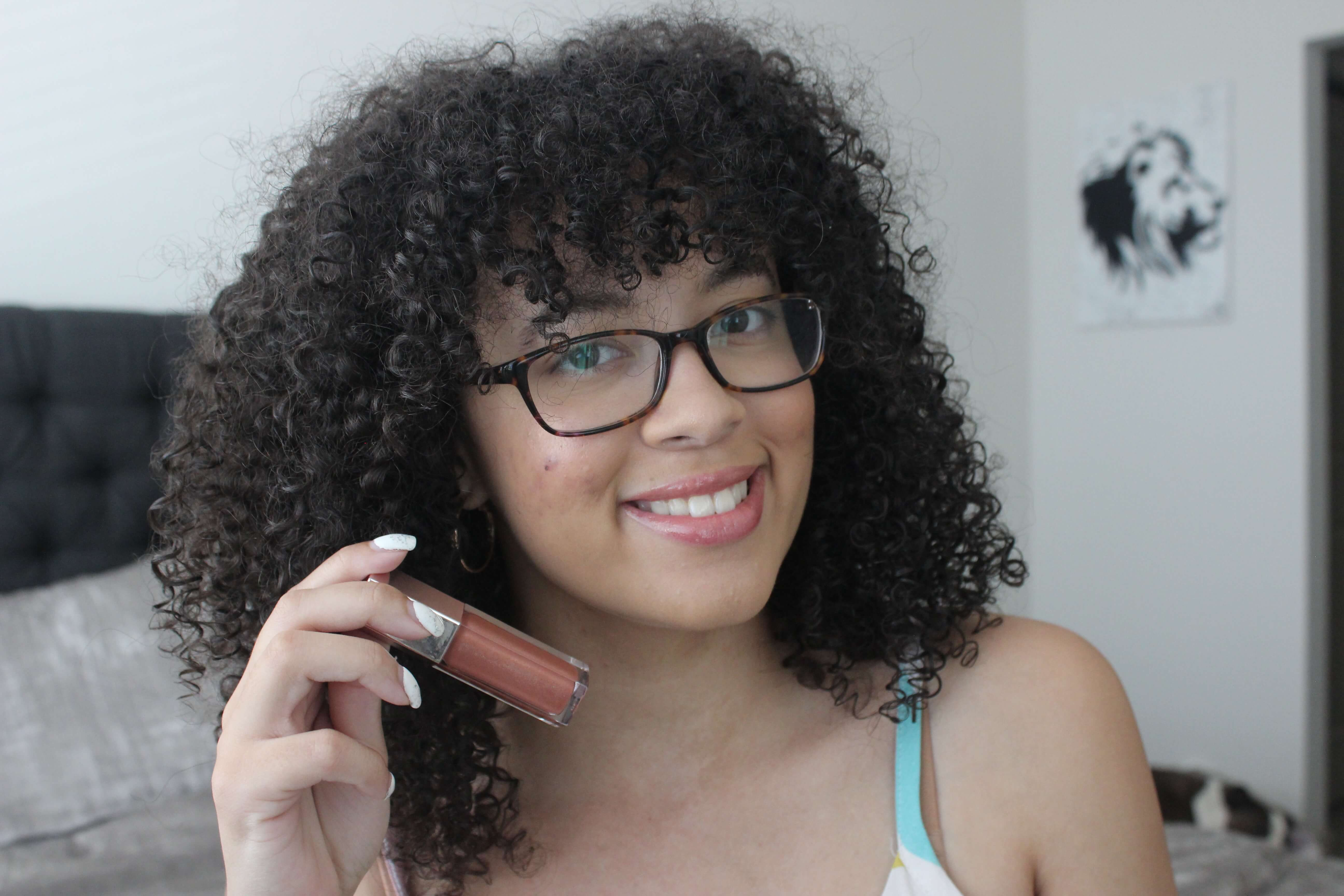 Nude lip products are my go-to for a simple, easy makeup look or whenever I’m going for a bold eye makeup. I’m sharing today my top 6 favorite nude lip products, from glosses to lipsticks. These are perfect shades if you are light-medium tan skin color! 