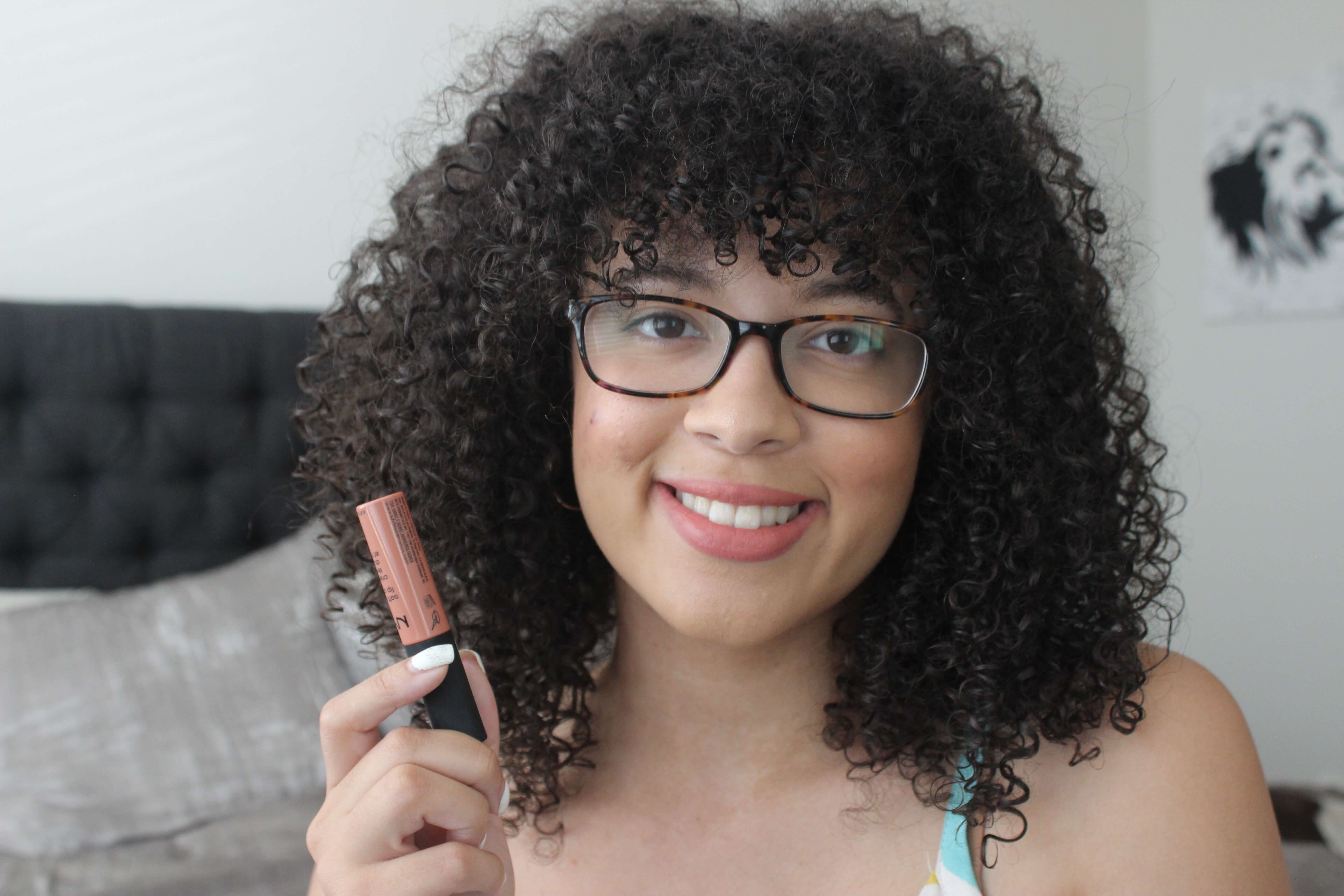 Nude lip products are my go-to for a simple, easy makeup look or whenever I’m going for a bold eye makeup. I’m sharing today my top 6 favorite nude lip products, from glosses to lipsticks. These are perfect shades if you are light-medium tan skin color! 