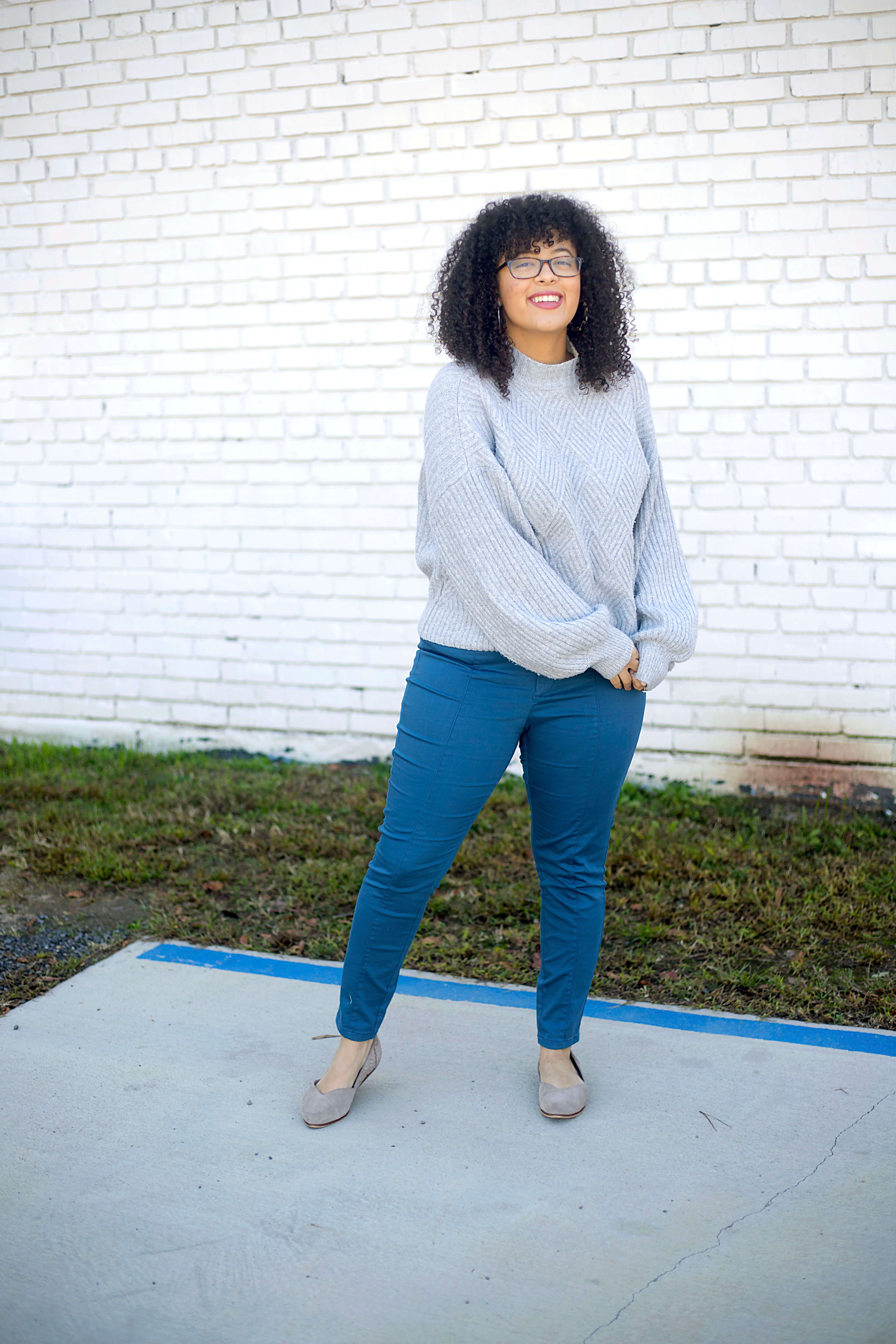 The best work pants that are affordable and chic are the LOFT Skinny Pintucked Sateen. They come in tall, petite, and regular so no matter how tall you are, you can grab these up! 